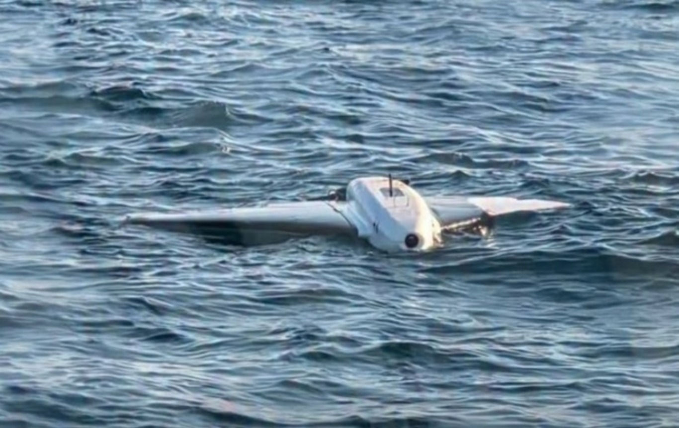 дрон у морі