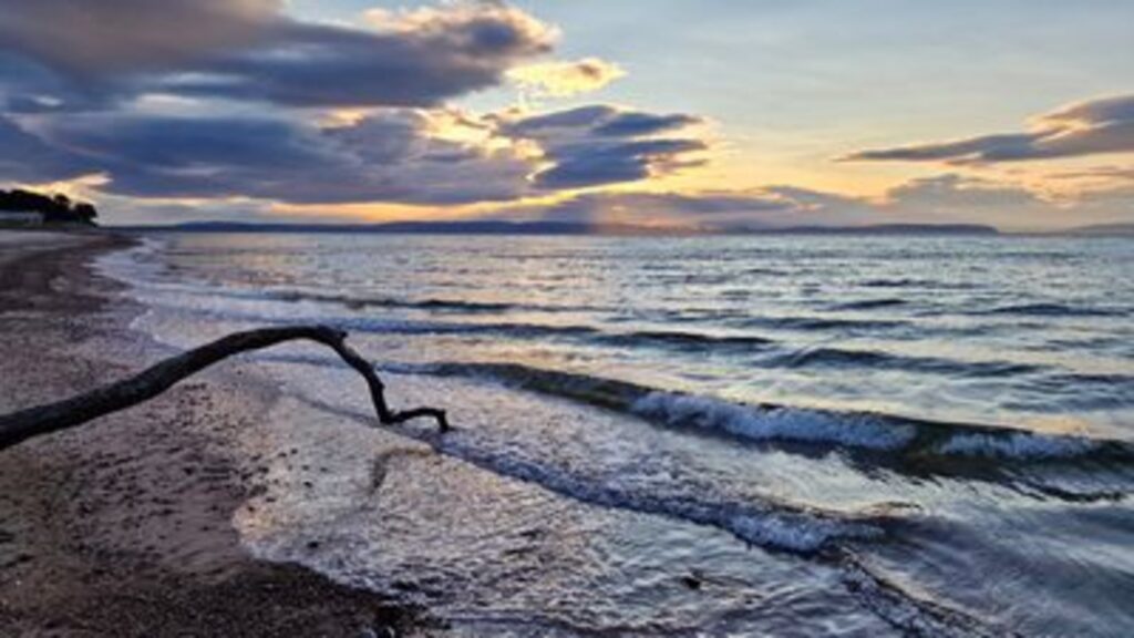 море