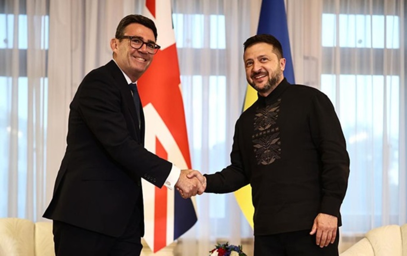Зеленський і британський чиновник