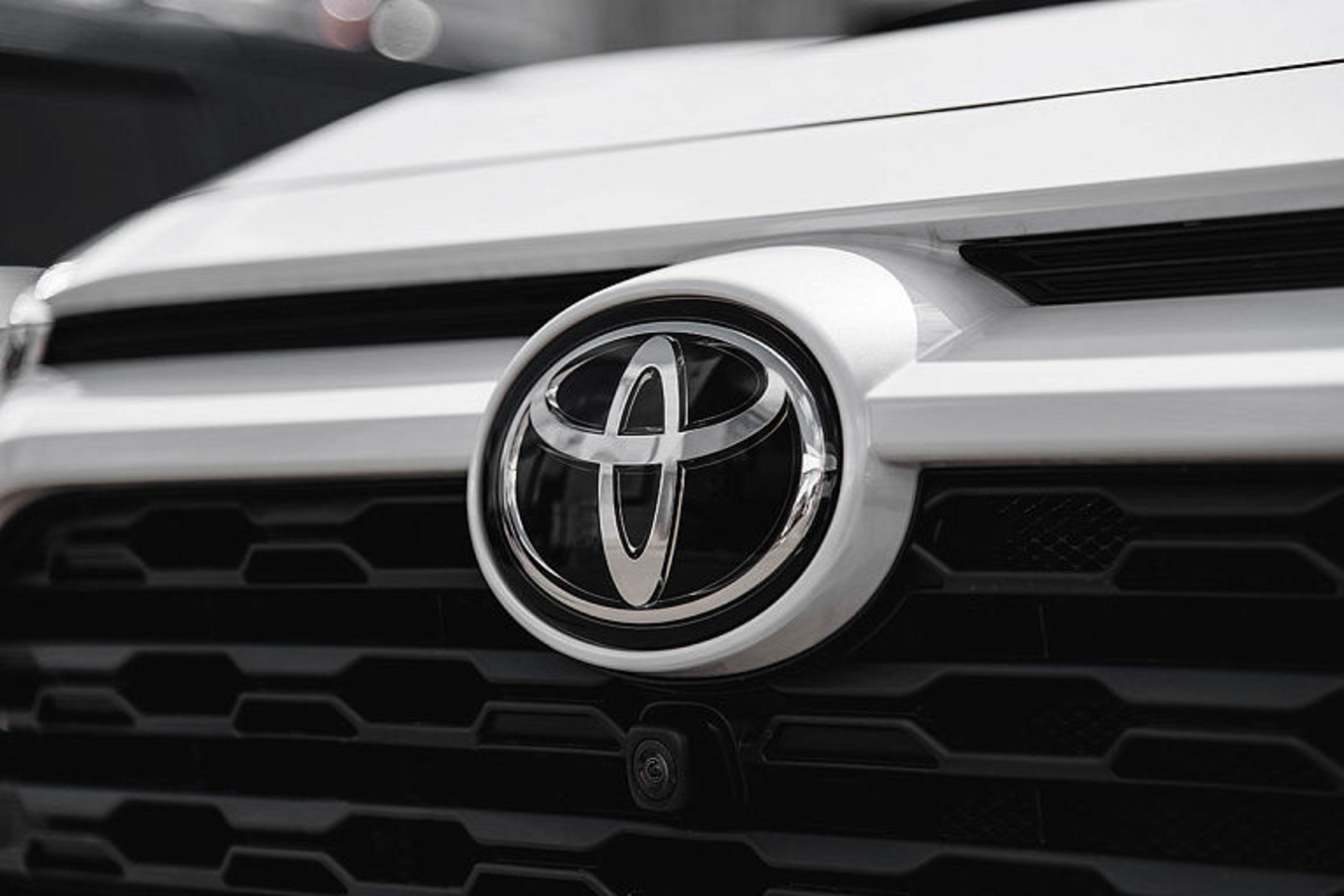 логотип Toyota