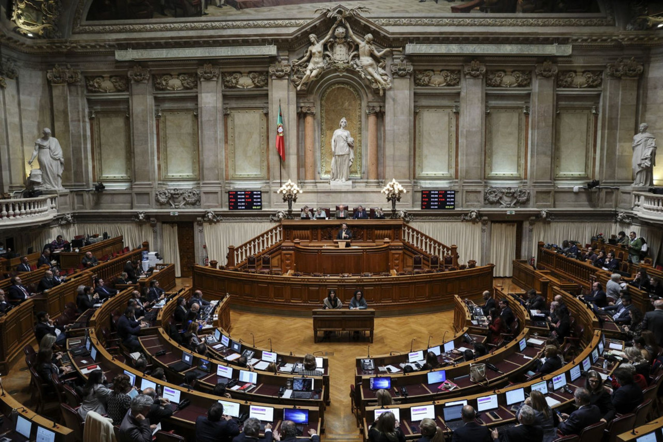 парламент Португалії