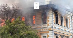 У Києві дрон потрапив до будівлі Академії наук України: люди рятувалися, вилазячи з вікон