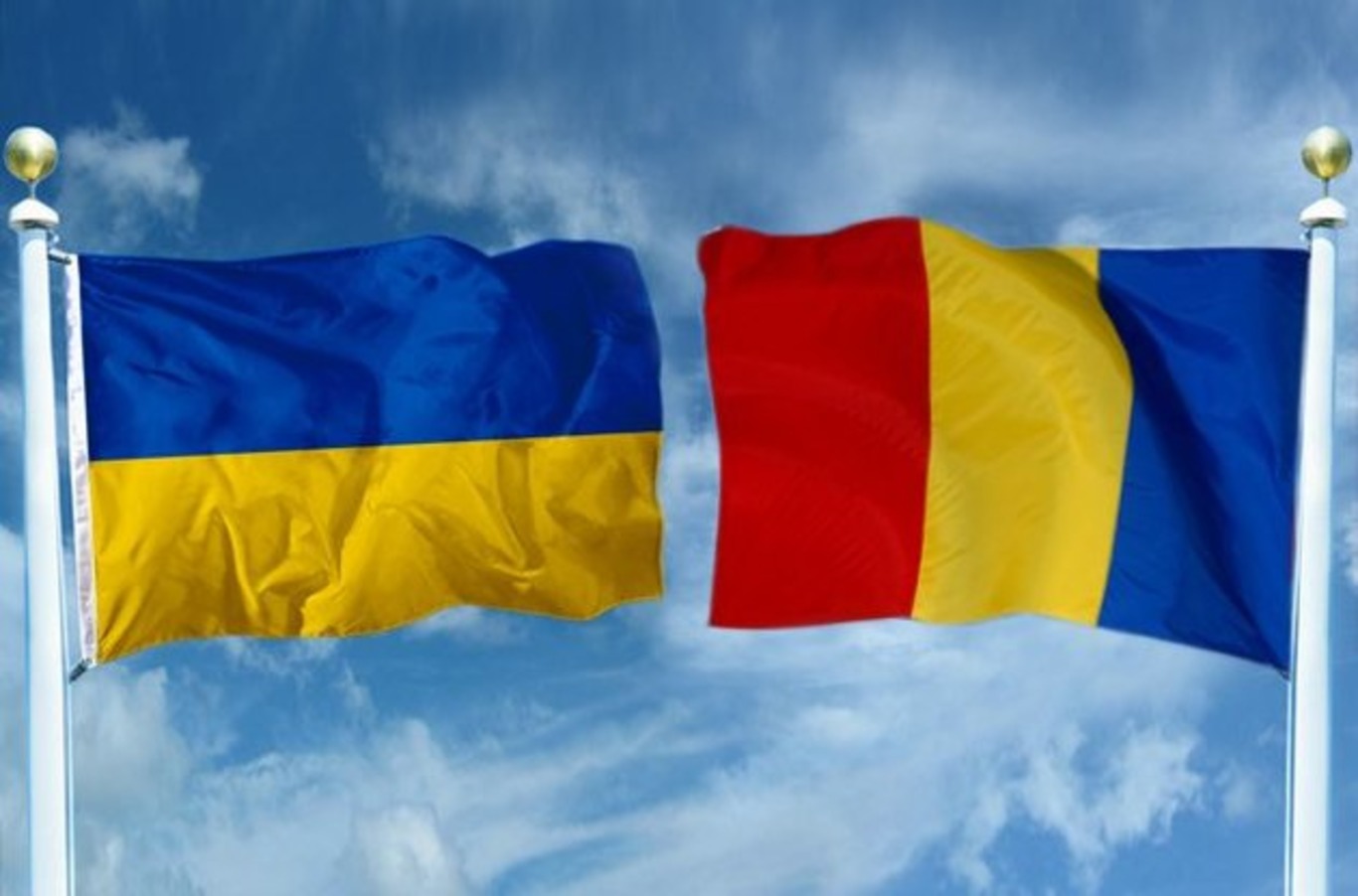 прапори України та Румунії