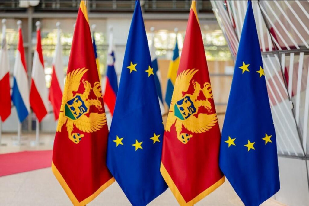 прапори Чорногорії та ЄС
